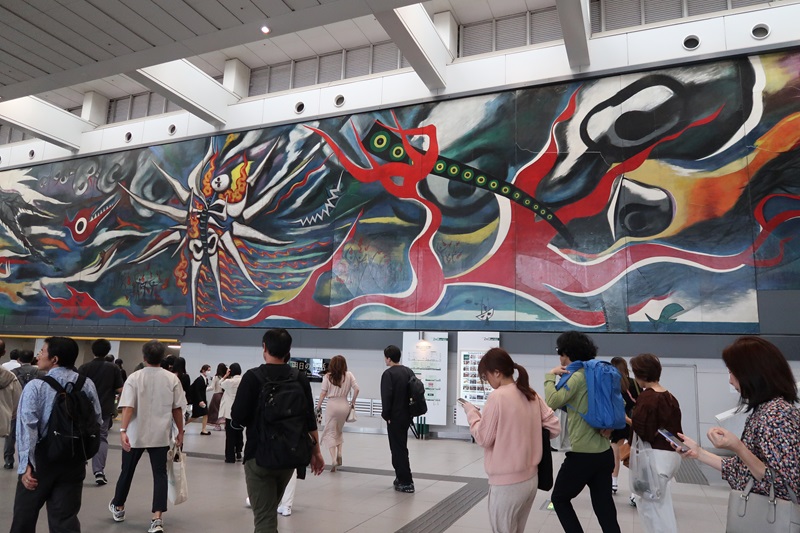 【画題】岡本太郎壁画「明日の神話」　【撮影地】東京都渋谷区　渋谷駅構内